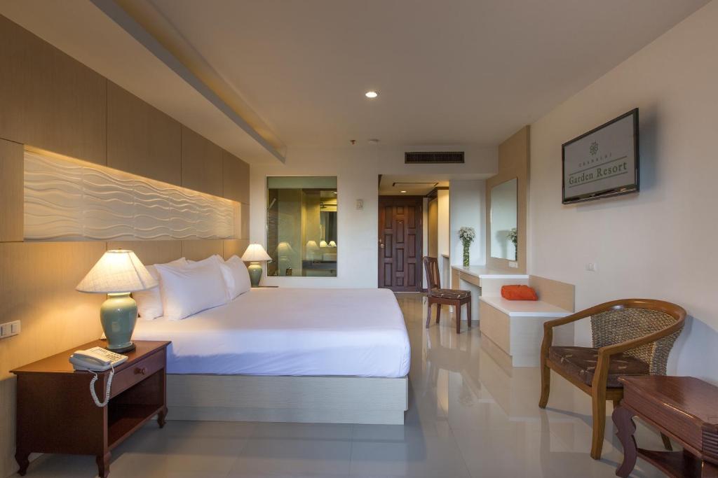 Двухместный (Улучшенный двухместный номер с 1 кроватью или 2 отдельными кроватями) курортного отеля Chanalai Garden Resort, Kata Beach, Пхукет