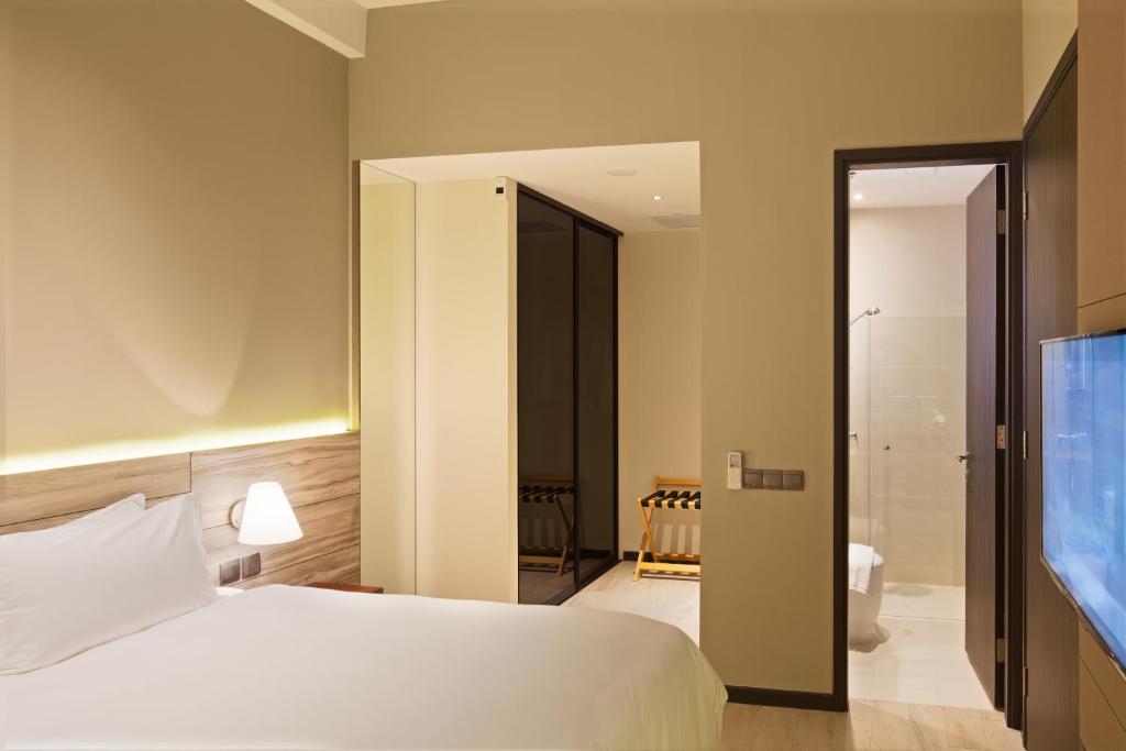 Апартаменты (Апартаменты с 2 спальнями) апарт-отеля Louis Kienne Serviced Residences - Havelock, Сингапур (город)