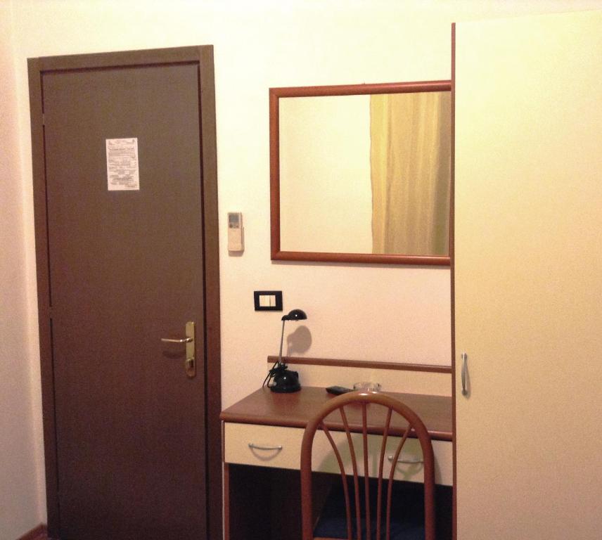 Двухместный (Двухместный номер с 1 кроватью или 2 отдельными кроватями) отеля Hotel Ricci, Генуя