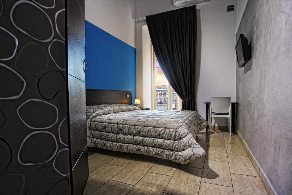 Двухместный (Улучшенный двухместный номер с 1 кроватью) отеля Napolì B&B, Неаполь