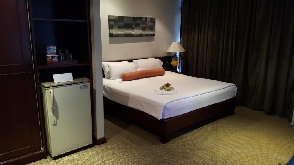 Двухместный (Standard Corner Room City View), City Lodge Soi 9 Hotel