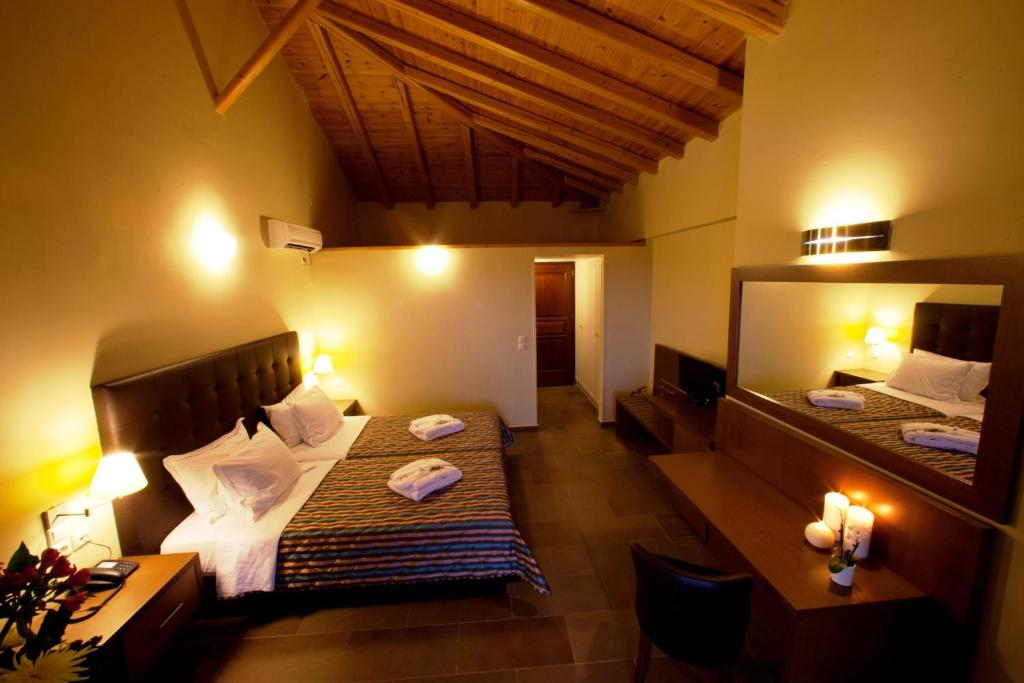 Двухместный (Двухместный номер с 2 отдельными кроватями и видом на море) отеля Aktaion Resort, Гитеон