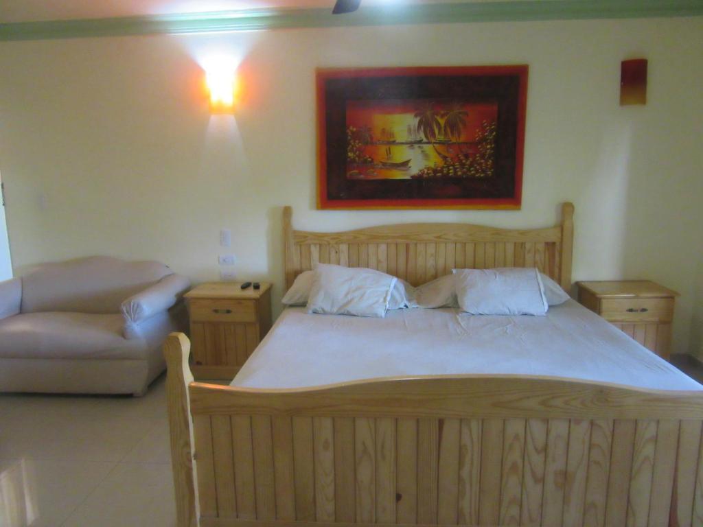 Сьюит (Люкс с кроватью размера «king-size») отеля Hotel Cambri, Нагуа