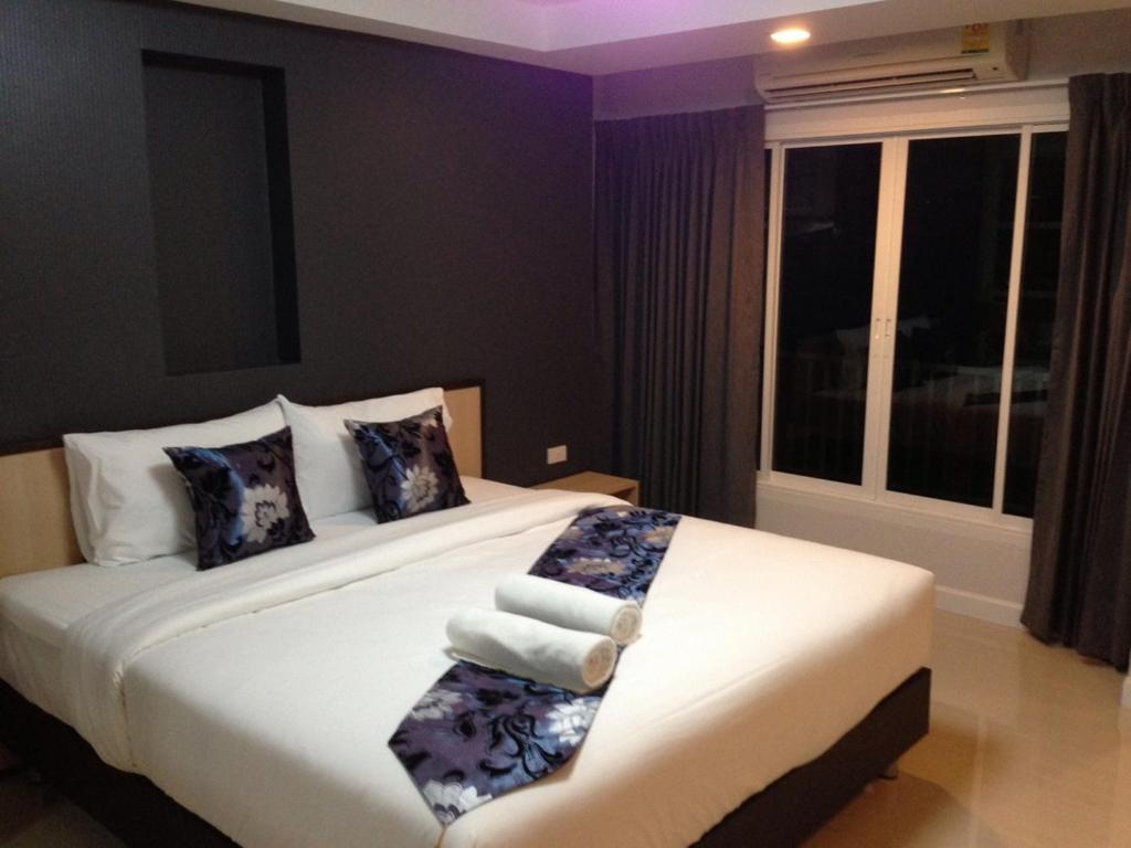Сьюит (Люкс с 1 спальней) отеля The Aim Sathorn Hotel, Бангкок