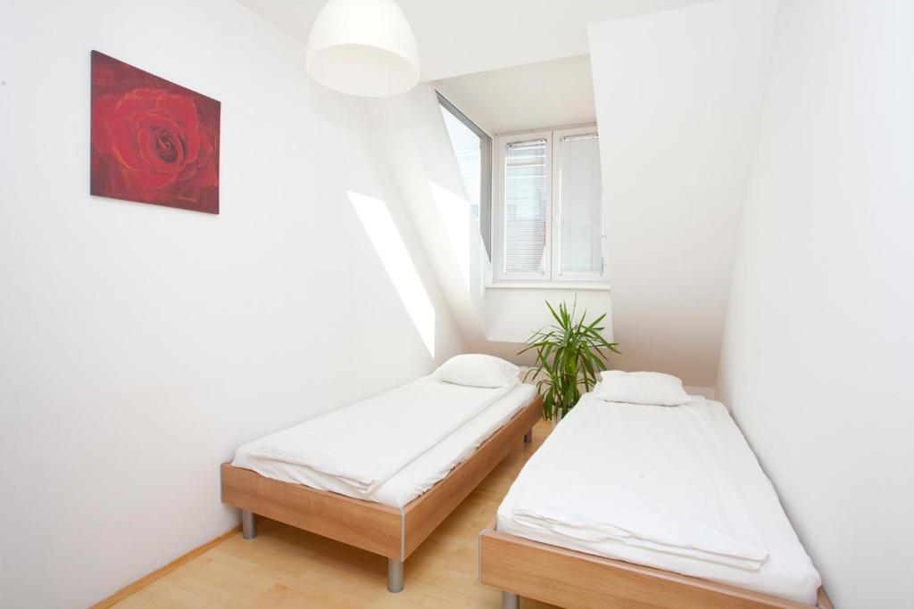 Апартаменты (Апартаменты с 2 спальнями - Пентхаус Mariannengasse 30a), Vienna-apartment-one Mariannengasse