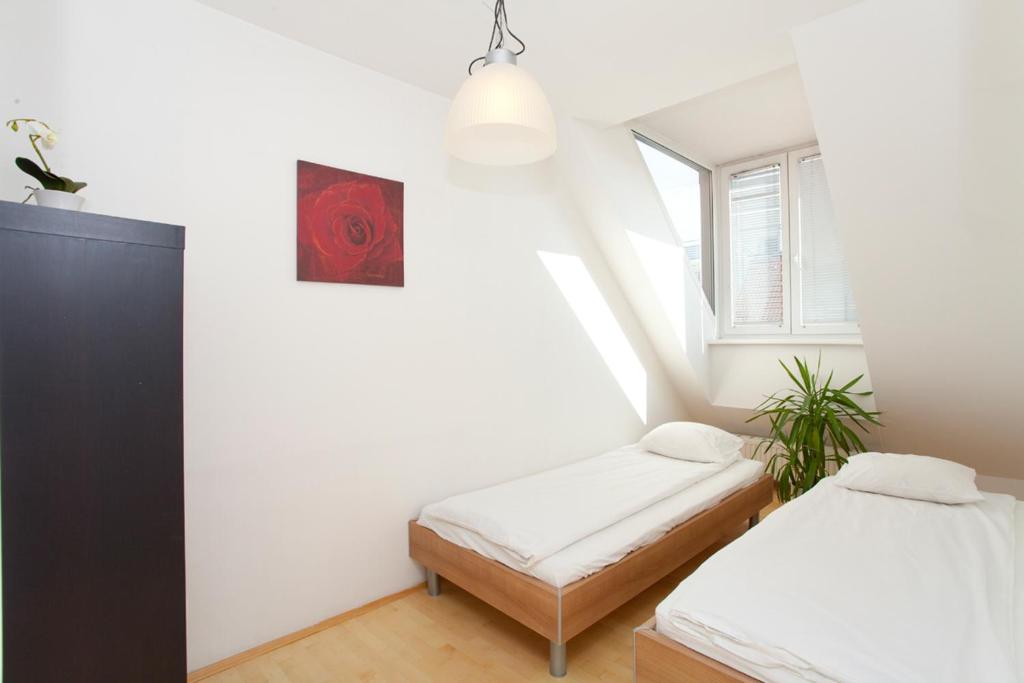 Апартаменты (Апартаменты с 2 спальнями - Пентхаус Mariannengasse 30a), Vienna-apartment-one Mariannengasse