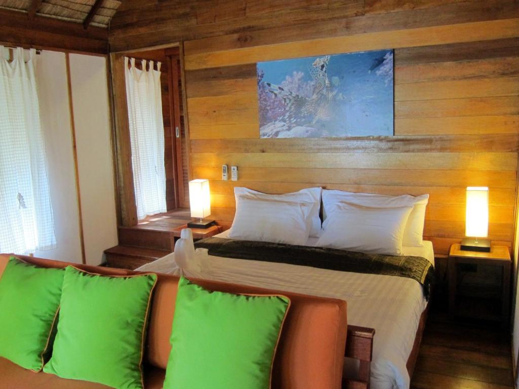 Номер (Бунгало «Бич Гарден»), Ten Moons Lipe Resort