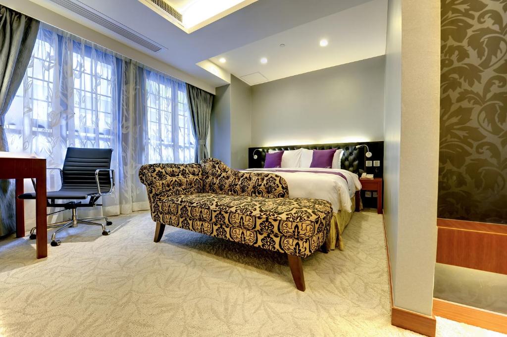 Двухместный (Представительский двухместный номер с 1 кроватью) отеля The Bauhinia Hotel - Central, Гонконг (город)