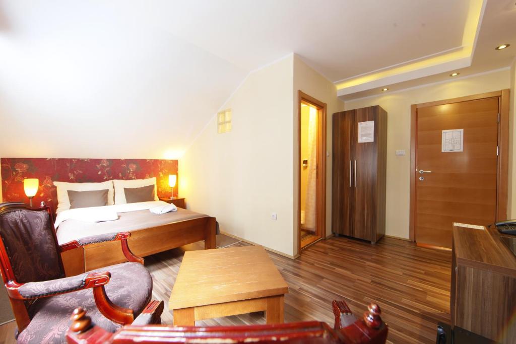 Двухместный (Двухместный номер «Комфорт» с 1 кроватью) отеля Rooms Konak Mikan, Белград