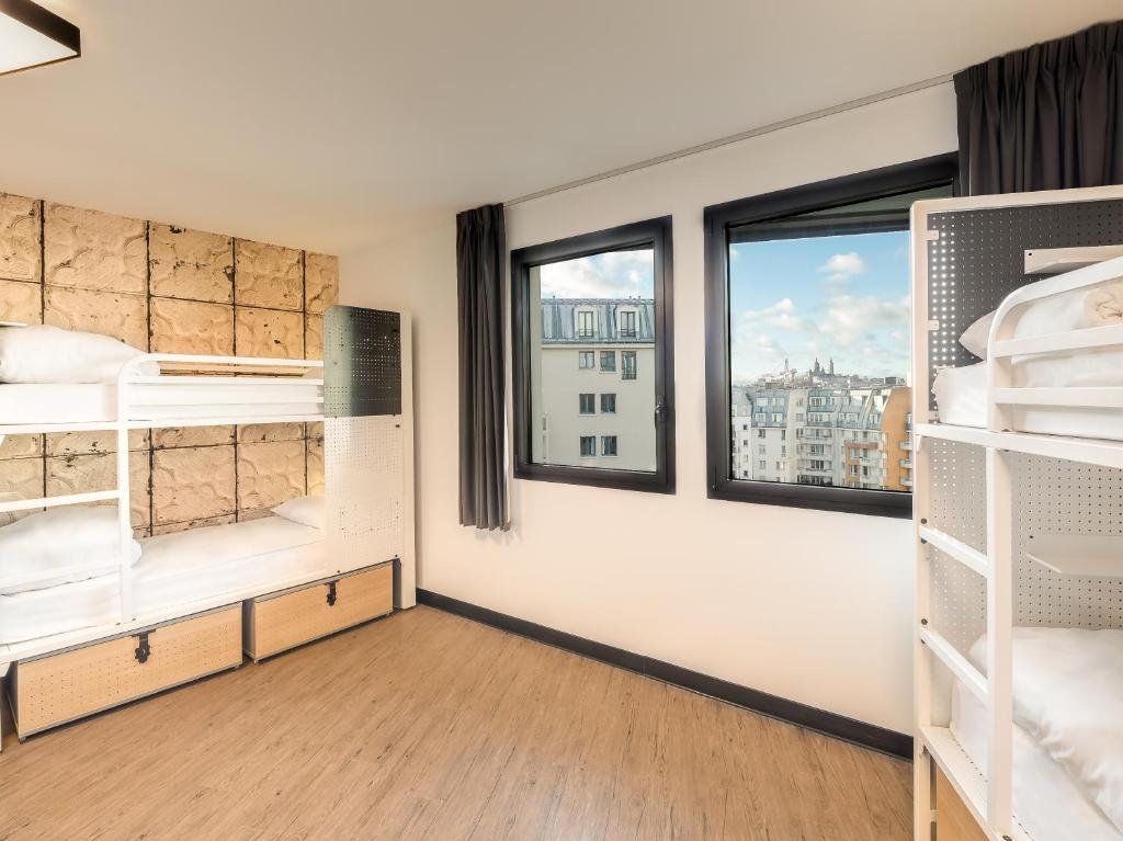 Номер (Кровать в общем номере для мужчин и женщин с 10 кроватями) хостела Generator Paris, Париж