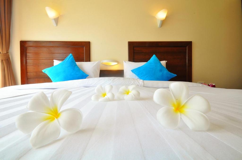 Номер (Двухместный номер Делюкс с 1 двуспальной или 2 отдельными кроватями, вид на сад) курортного отеля Isle Beach Resort, Краби