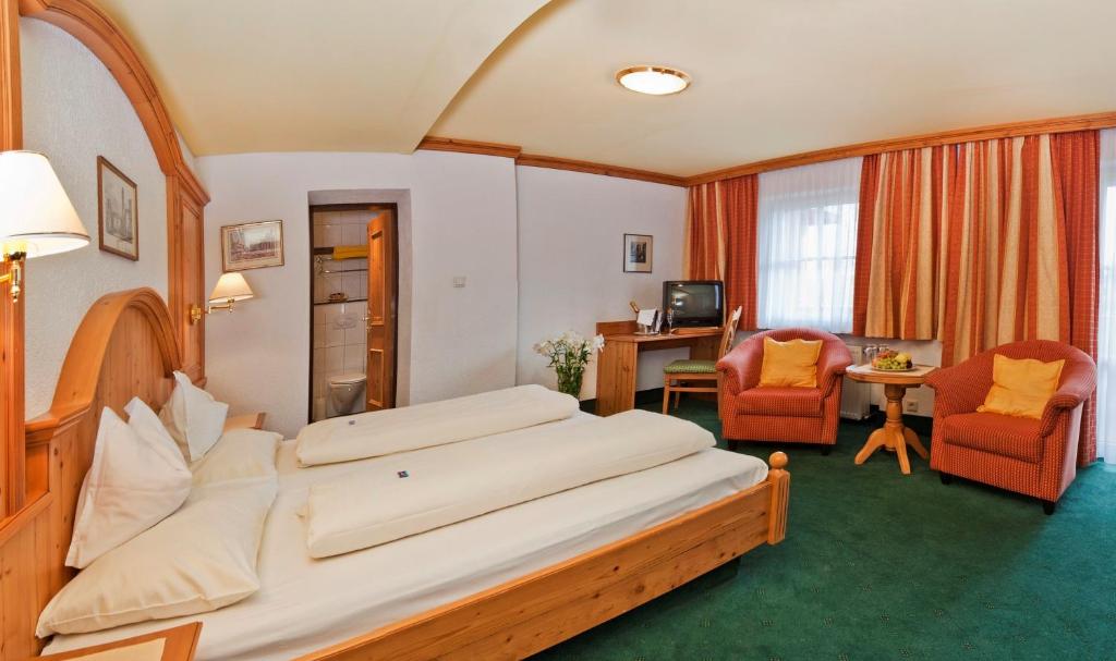 Двухместный (Двухместный номер с 1 кроватью и балконом) отеля Alpenpark Resort Superior, Зефельд-ин-Тироль