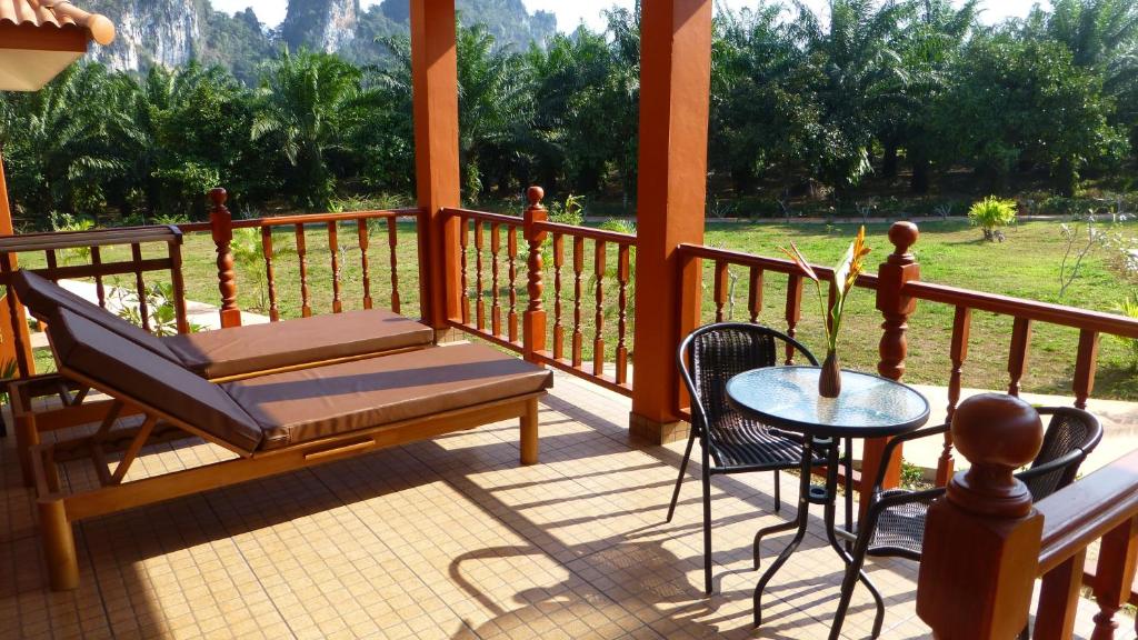 Номер (Бунгало с 1 спальней), Khao Sok Jasmine Garden Resort