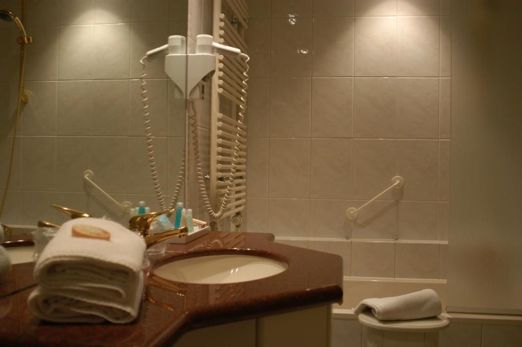 Двухместный (Стандартный номер Luxe с видом на город - 1 этаж), Auberge de Campveerse Toren