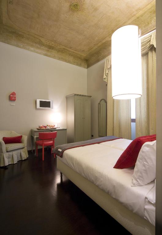 Двухместный (Улучшенный двухместный номер с 1 кроватью, вид на город) отеля Hotel Rosso23, Флоренция