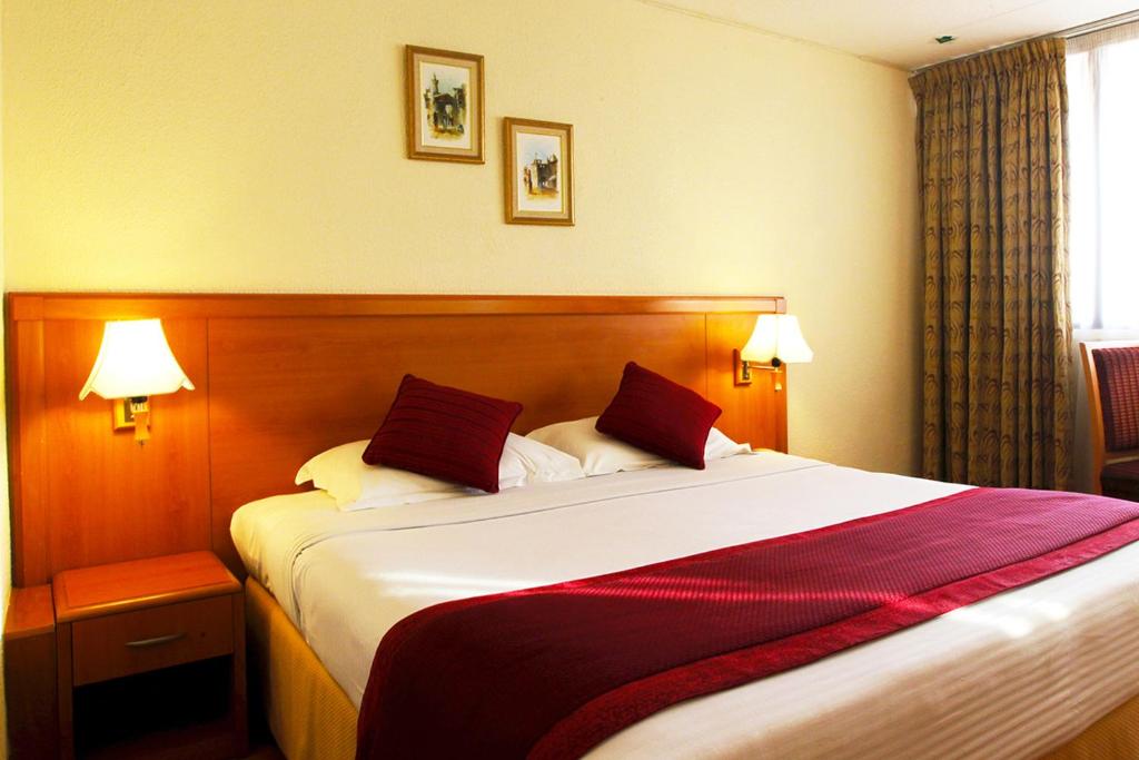 Двухместный (Стандартный двухместный номер с 1 кроватью или 2 отдельными кроватями и видом на город) курортного отеля Lou'lou'a Beach Resort Sharjah, Шарджа