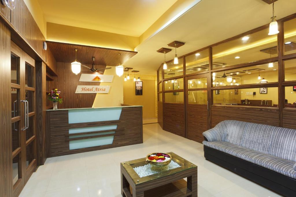 Отель Hotel Atria, Колхапур