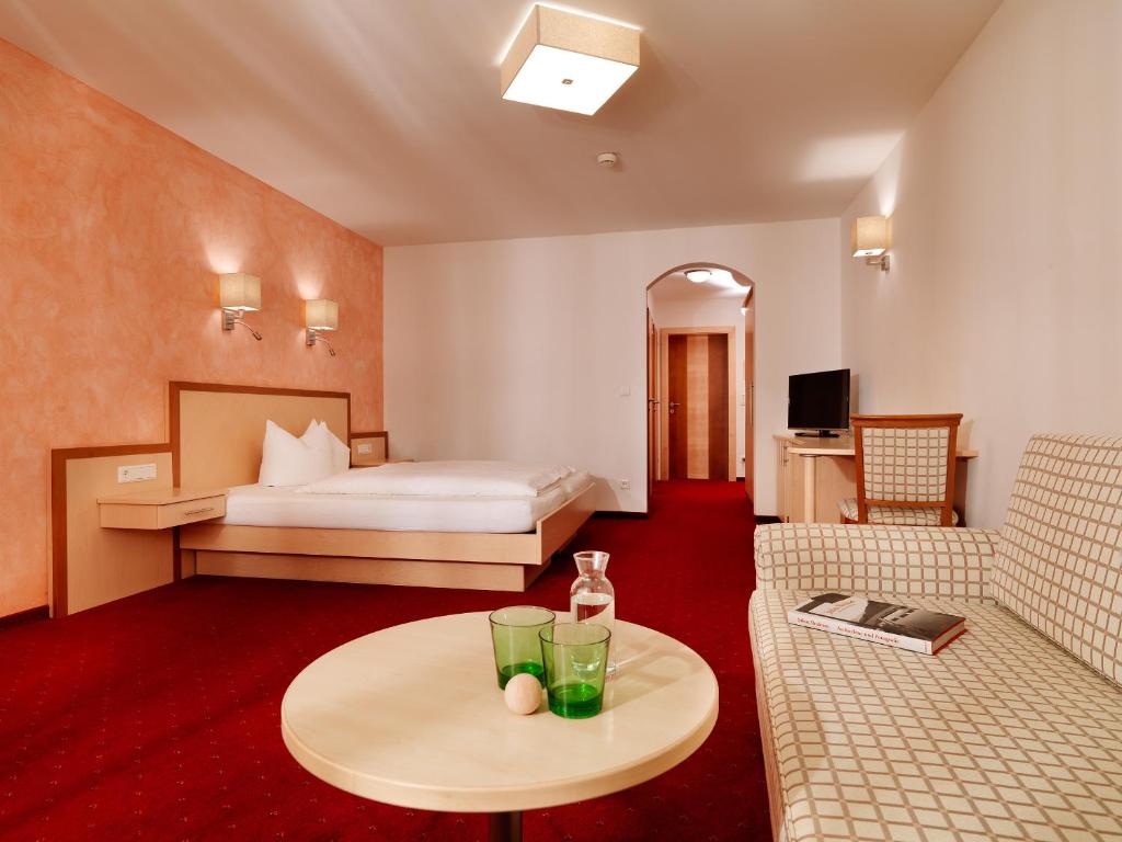 Двухместный (Двухместный номер «Комфорт» с 1 кроватью) отеля Posthotel Strengen am Arlberg, Зее