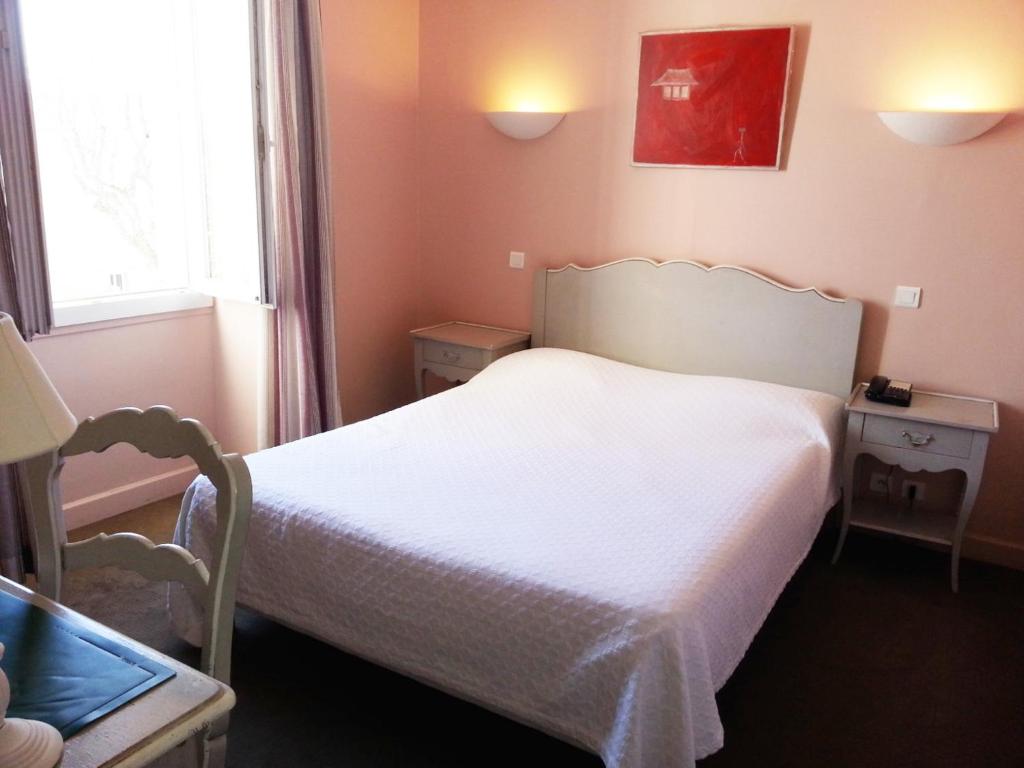 Двухместный (Стандартный двухместный номер с 1 кроватью) отеля Hôtel Les Palmiers, Сен-Тропе