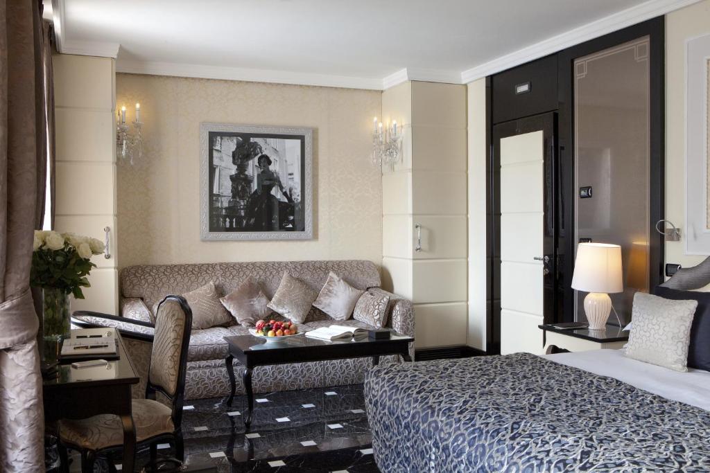 Двухместный (Семейный номер (для 2 взрослых и 2 детей)) отеля Baglioni Hotel Regina - The Leading Hotels of the World, Рим