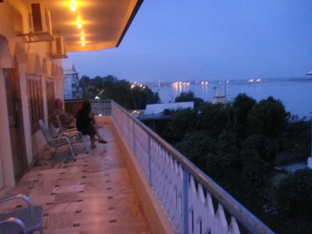 Двухместный (EXCLUSIVE 360 RIVER VIEW GARDEN TERRACE) отеля Hotel Temple On Ganges, Варанаси