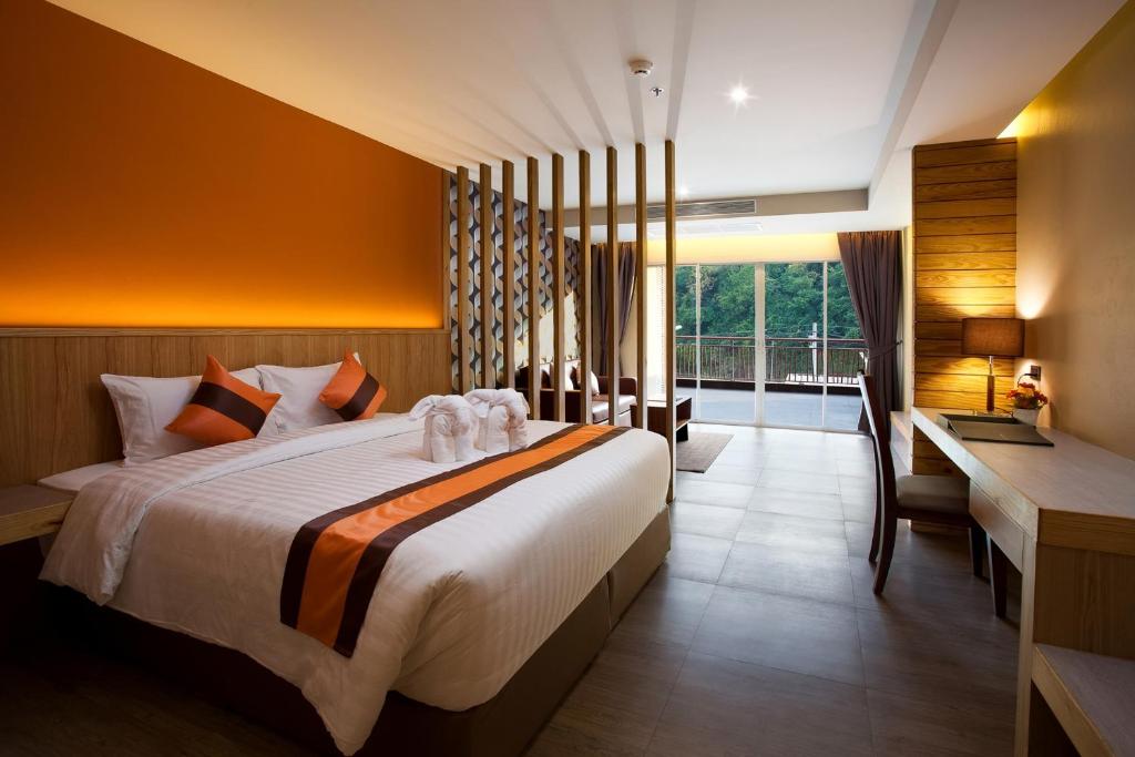 Двухместный (Двухместный номер «Гранд» с 1 кроватью и видом на горы) отеля Balihai Bay Pattaya, Паттайя
