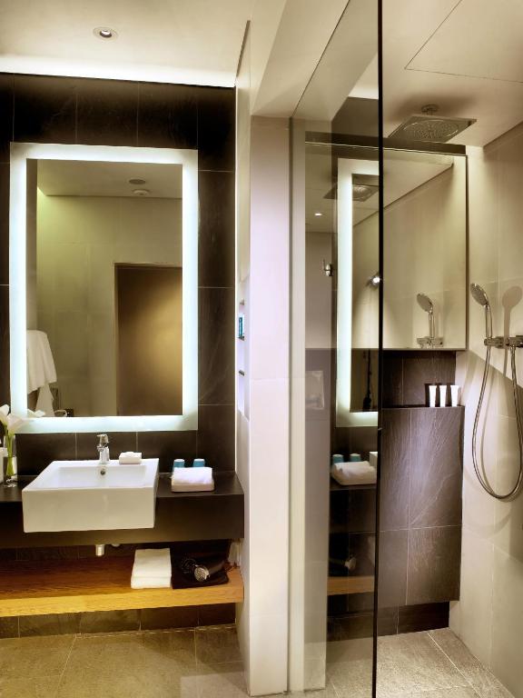 Двухместный (Двухместный номер «Премьер» с 1 кроватью) отеля One Farrer Hotel, Сингапур (город)