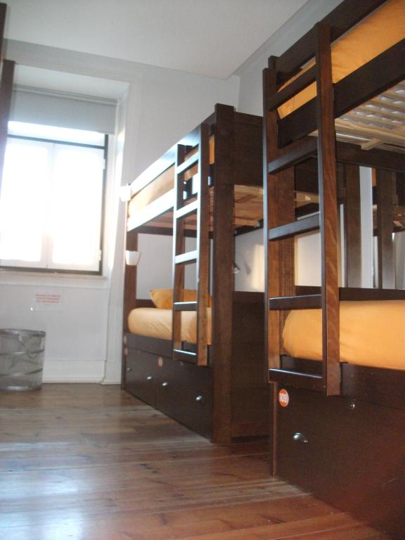 Номер (Кровать в шестиместном общем номере с видом на город), Lisb'on Hostel