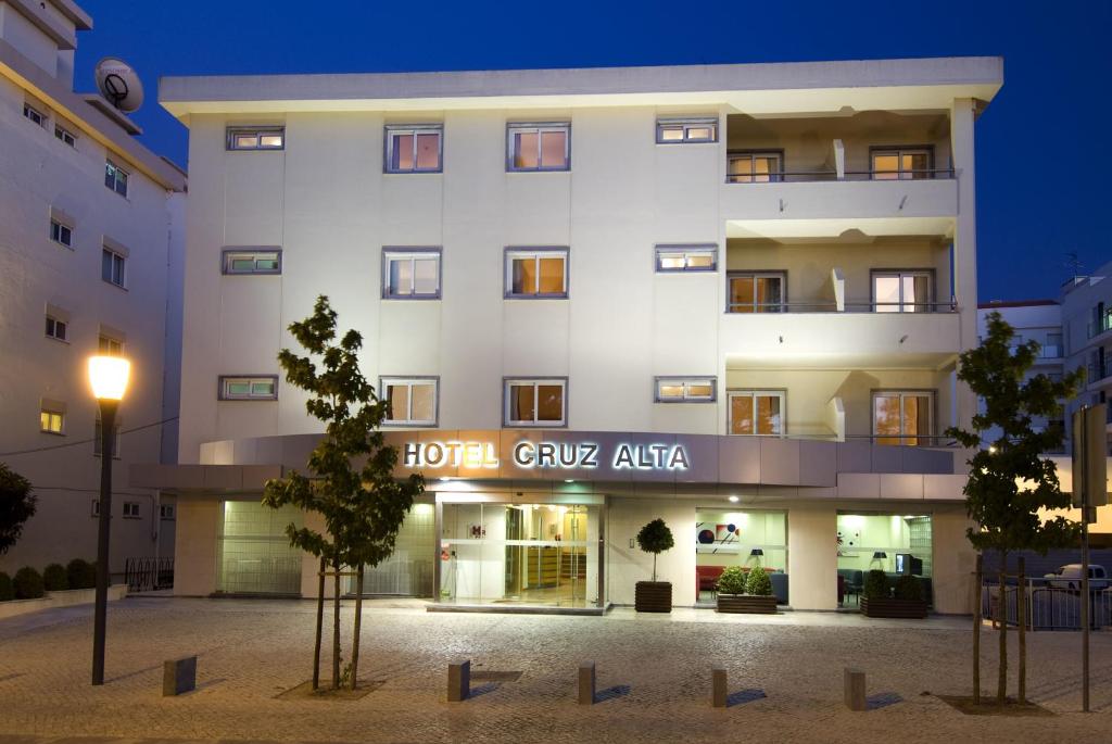 Двухместный (Двухместный номер с 1 кроватью или 2 отдельными кроватями) отеля Hotel Cruz Alta, Фатима