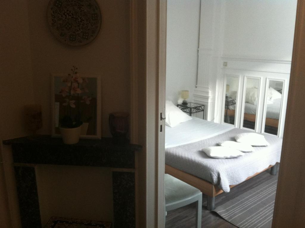 Двухместный (Двухместный номер с 1 кроватью и собственной ванной комнатой) отеля Hotel Residence 18, Брюссель