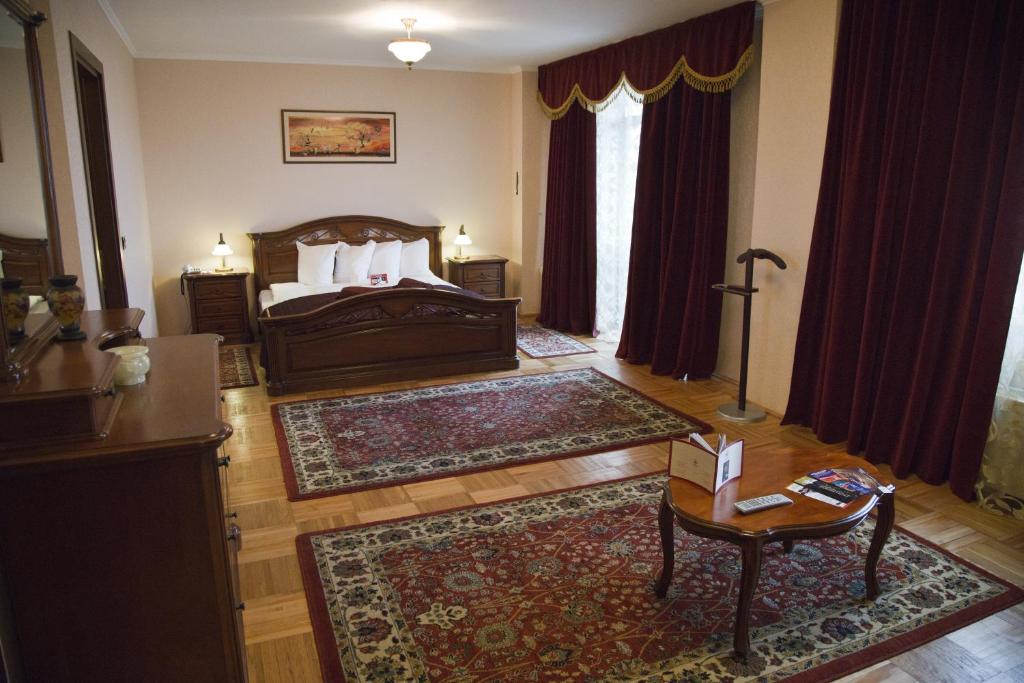 Апартаменты (Королевские апартаменты) отеля Phoenicia Grand Hotel, Бухарест