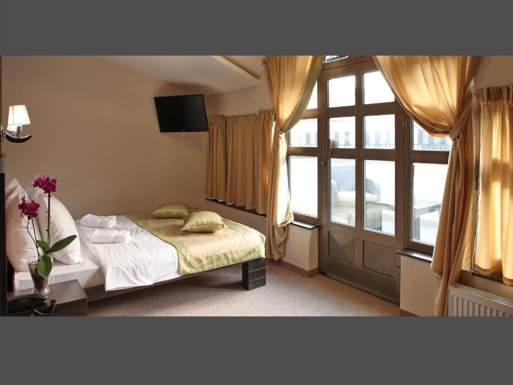 Двухместный (Двухместный номер с 1 кроватью, балконом и парковкой) отеля Hotel Vozarev, Белград