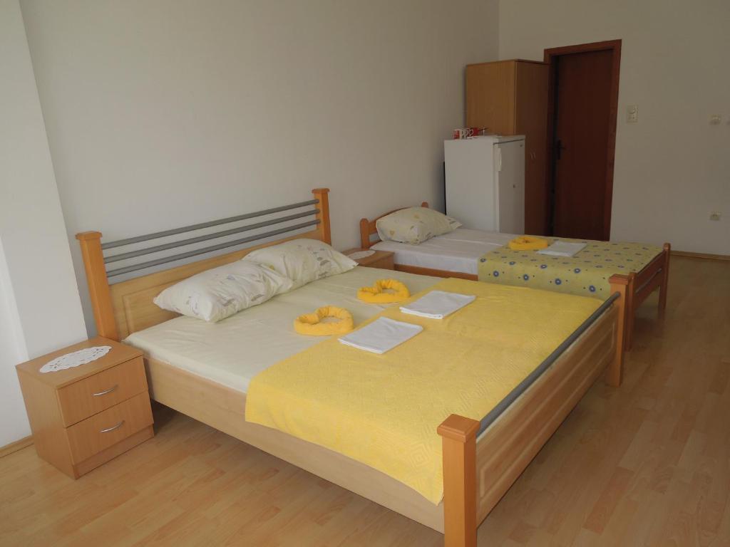Трехместный (Трехместный номер с основными удобствами) апартамента Apartments Bečić, Будва