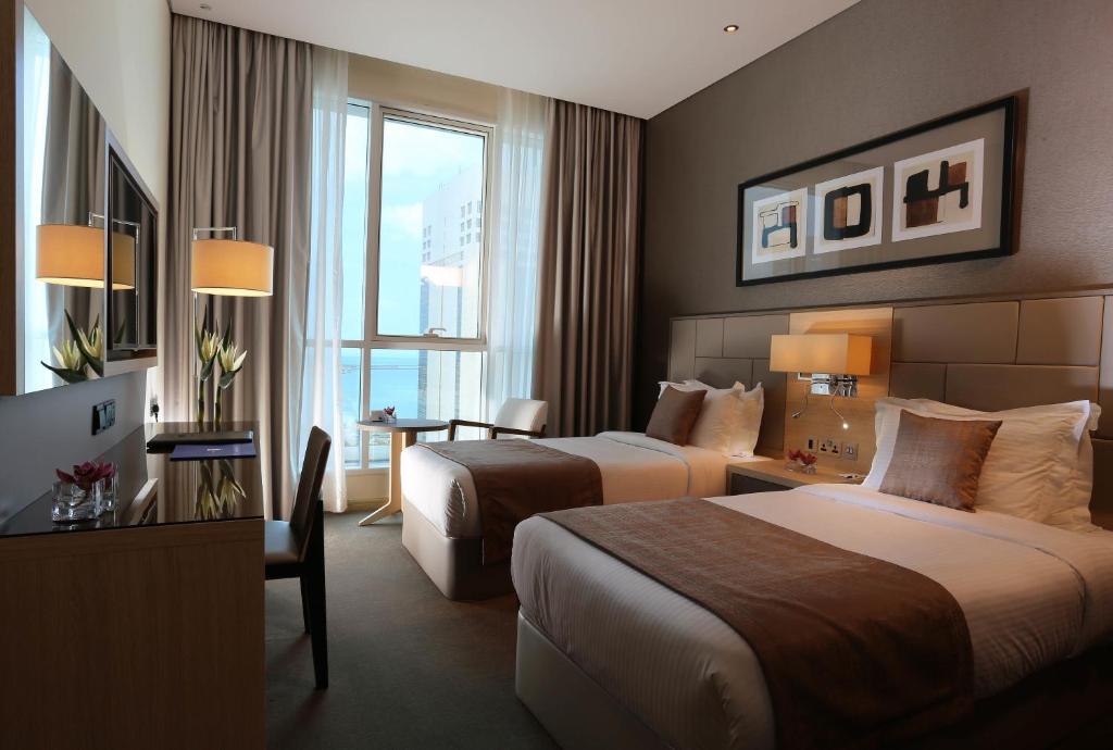 Двухместный (Двухместный номер Делюкс с 2 отдельными кроватями и видом на море) отеля TRYP by Wyndham Abu Dhabi City Center, Абу-Даби