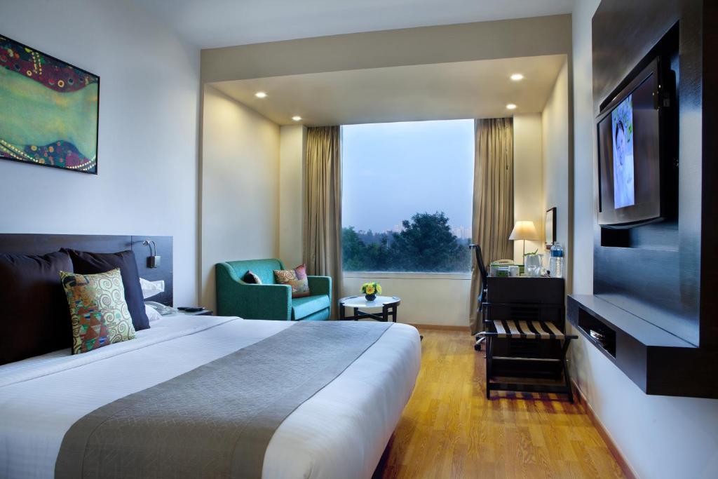 Двухместный (Номер бизнес-класса) отеля Lemon Tree Premier, Ulsoor Lake, Bengaluru, Бангалор