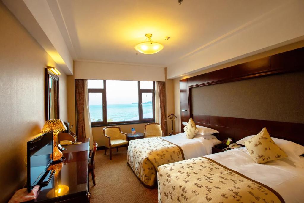 Двухместный (Mainland Chinese Citizen - Twin Room with Sea View) отеля Yantai Golden Gulf Hotel, Яньтай