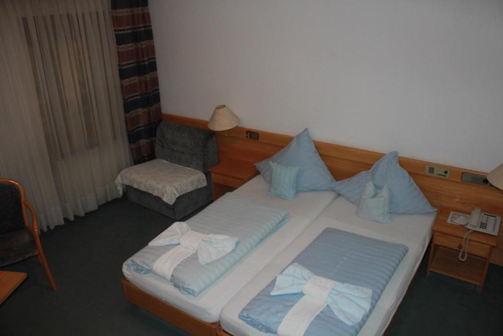 Двухместный (Двухместный номер с 1 кроватью и водяной кроватью) отеля Landgasthaus & Hotel Kurfer Hof, Мюнхен