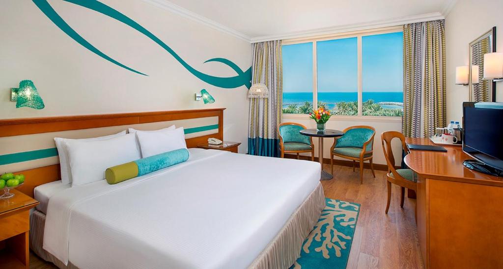Двухместный (Двухместный номер с 1 кроватью, вид на море) курортного отеля Coral Beach Resort Sharjah, Шарджа