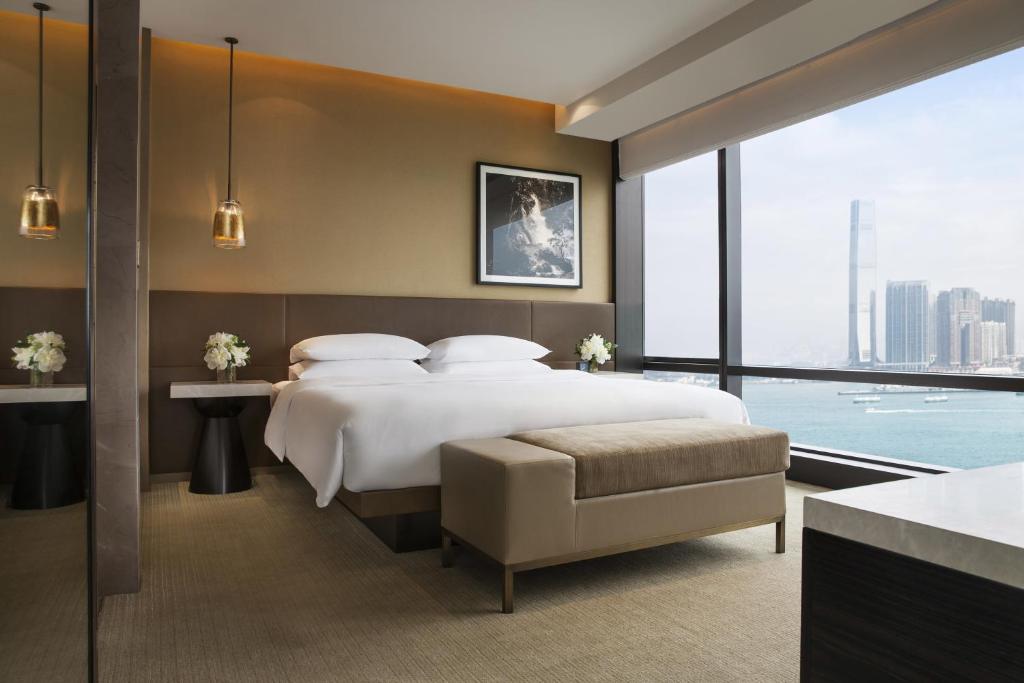 Сьюит (Большой представительский люкс с кроватью размера «king-size» и видом на гавань) отеля Grand Hyatt Hong Kong, Гонконг (город)