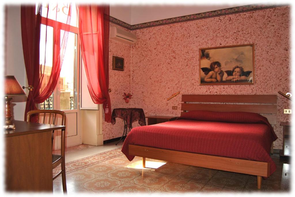 Двухместный (Двухместный номер с 1 кроватью и общей ванной комнатой) отеля Bed and Breakfast D'Angelo, Палермо