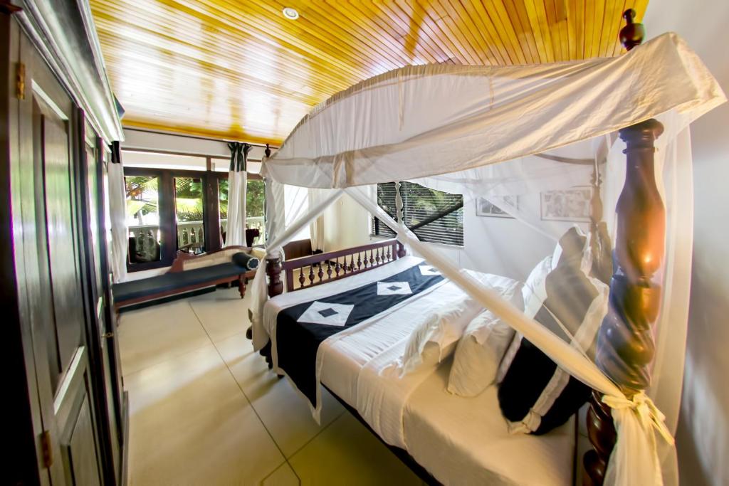 Двухместный (Улучшенный двухместный номер с 1 кроватью), Hotel Suite Lanka