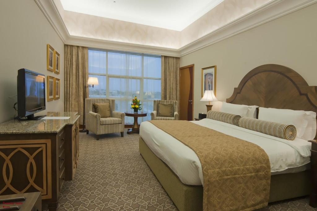 Двухместный (Номер Делюкс с кроватью размера «king-size») отеля Ayla Hotel, Аль-Айн