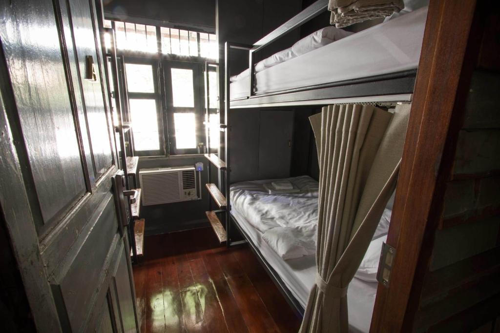 Номер (Кровать в общем 4-местном номере для мужчин и женщин), Here Hostel Bangkok