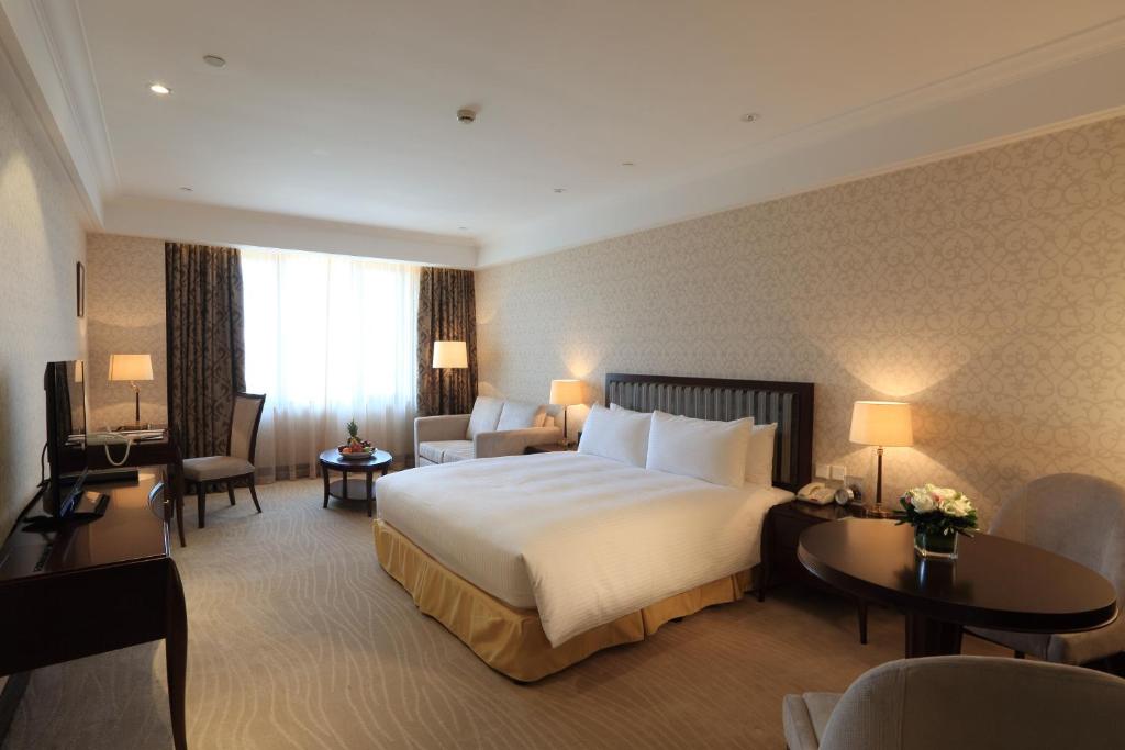 Двухместный (Номер Делюкс с кроватью размера «queen-size») отеля Evergreen Laurel Hotel, Shanghai, Шанхай