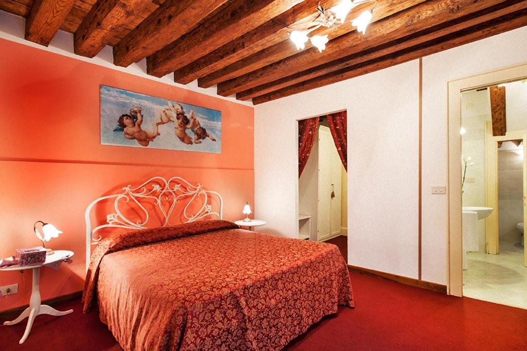 Четырехместный (Четырехместный номер эконом-класса с собственной ванной комнатой) гостевого дома Maison San Marco, Венеция
