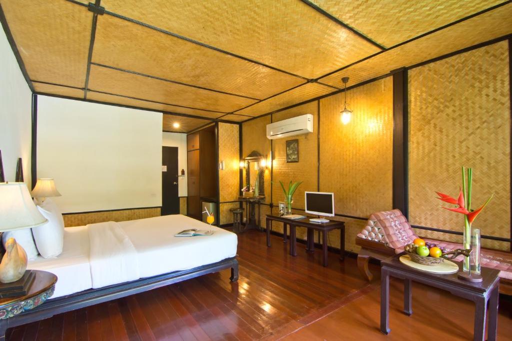Двухместный (Улучшенный двухместный номер с 1 кроватью) отеля Lampang River Lodge, Лампанг