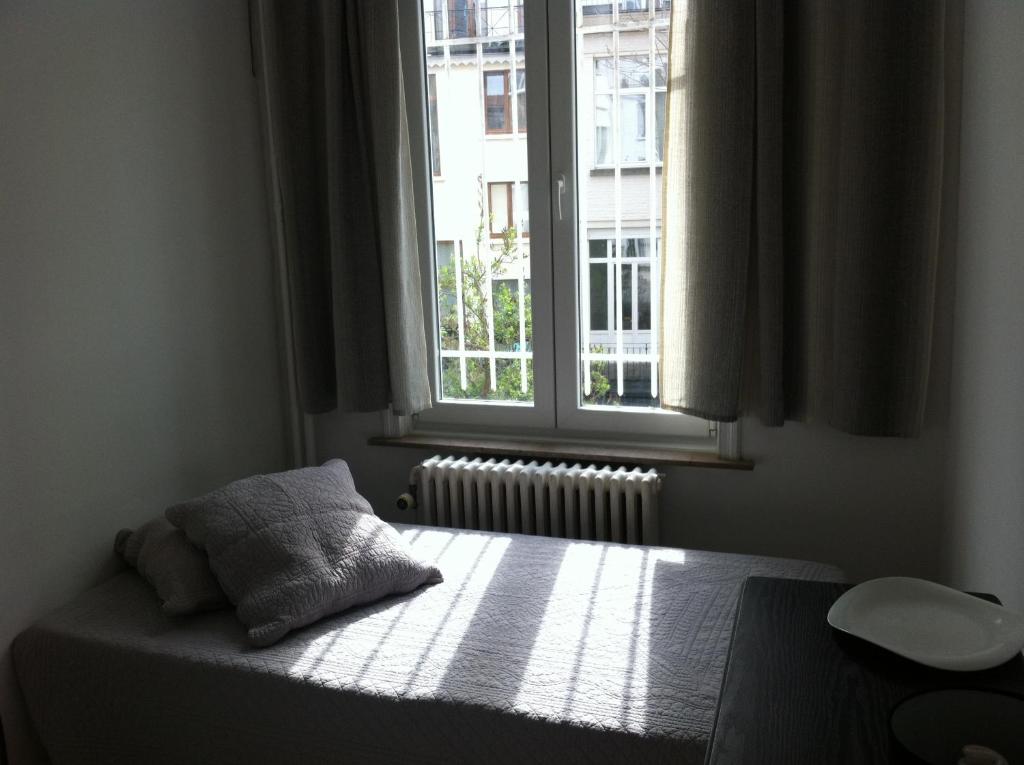 Одноместный (Стандартный одноместный номер с душем) отеля Hotel Residence 18, Брюссель
