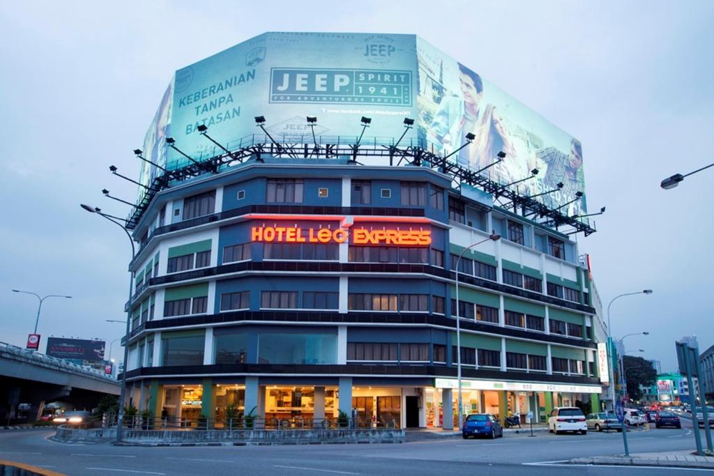 LEO Express Hotel