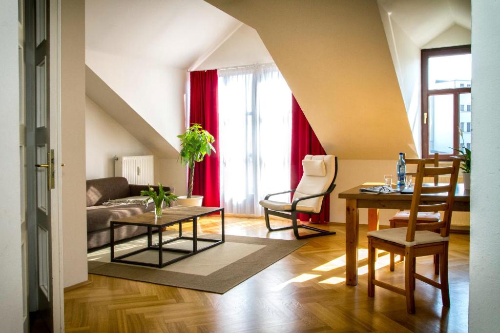 Четырехместный (Апартаменты Тип XL) апарт-отеля Aparthotel am Zwinger, Дрезден