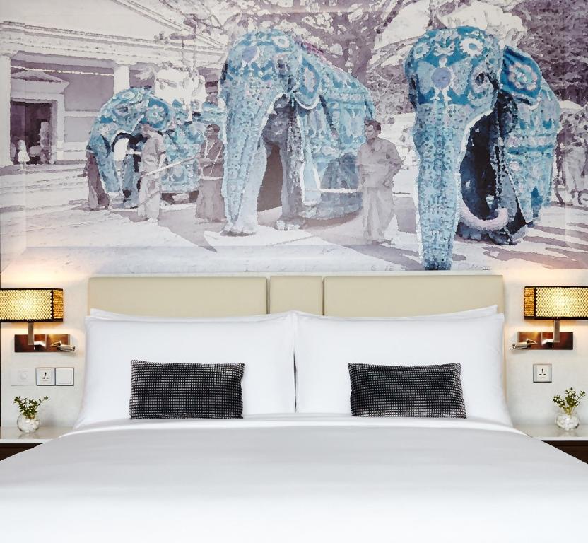 Двухместный (Номер Делюкс с кроватью размера «king-size», вид на озеро) отеля OZO Kandy, Канди